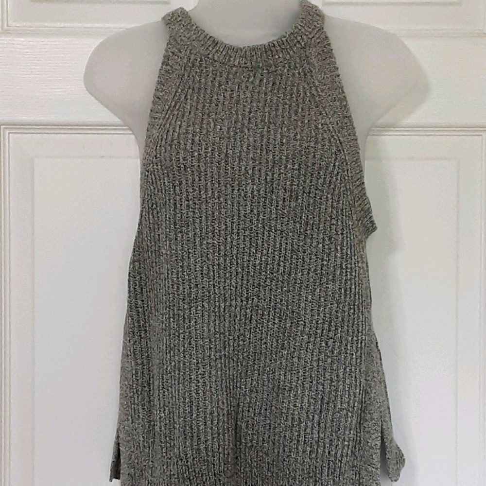 Madewell sleeveless ribbed knit top.